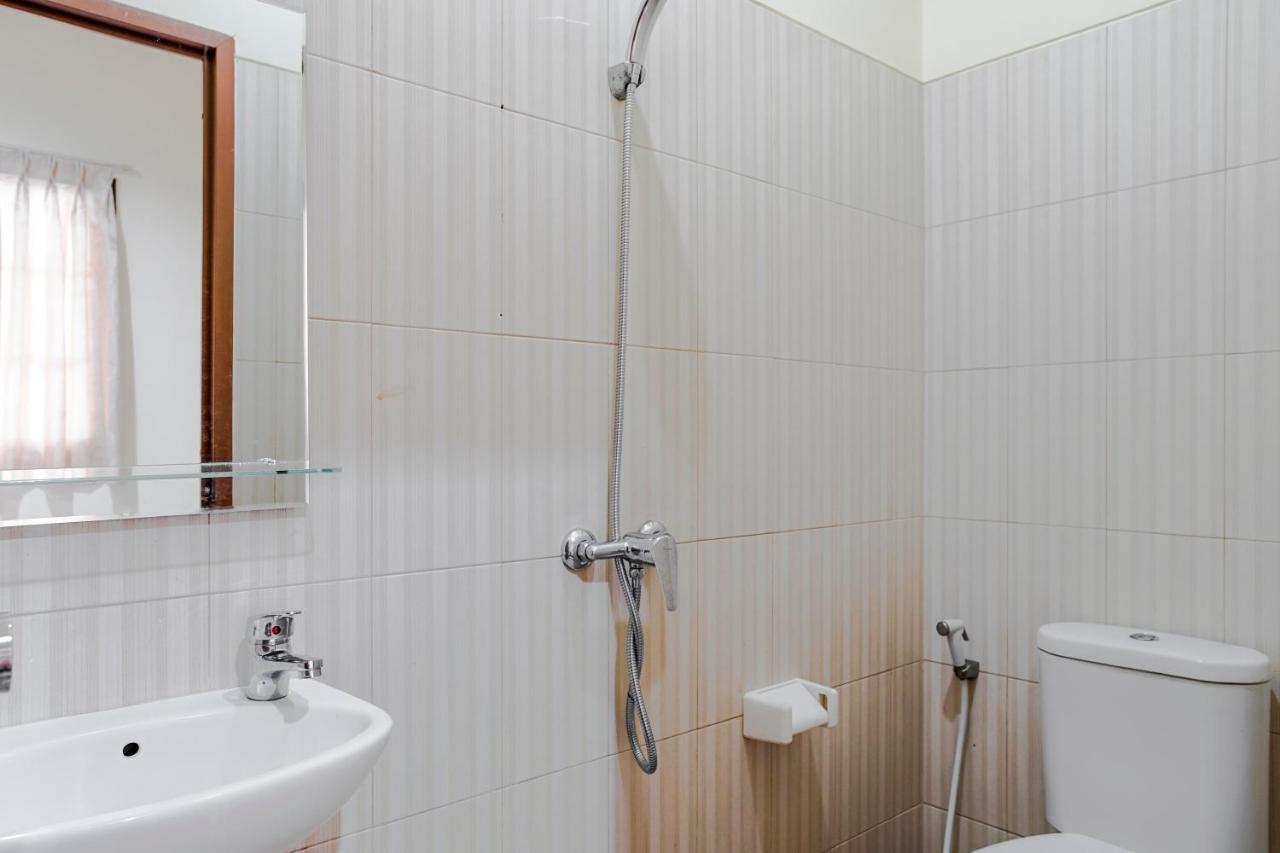 RedDoorz @ Jalan Biak Roxy Dżakarta Zewnętrze zdjęcie
