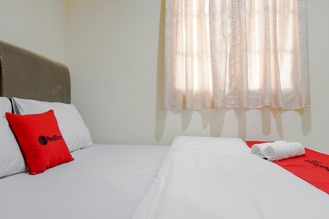 RedDoorz @ Jalan Biak Roxy Dżakarta Zewnętrze zdjęcie
