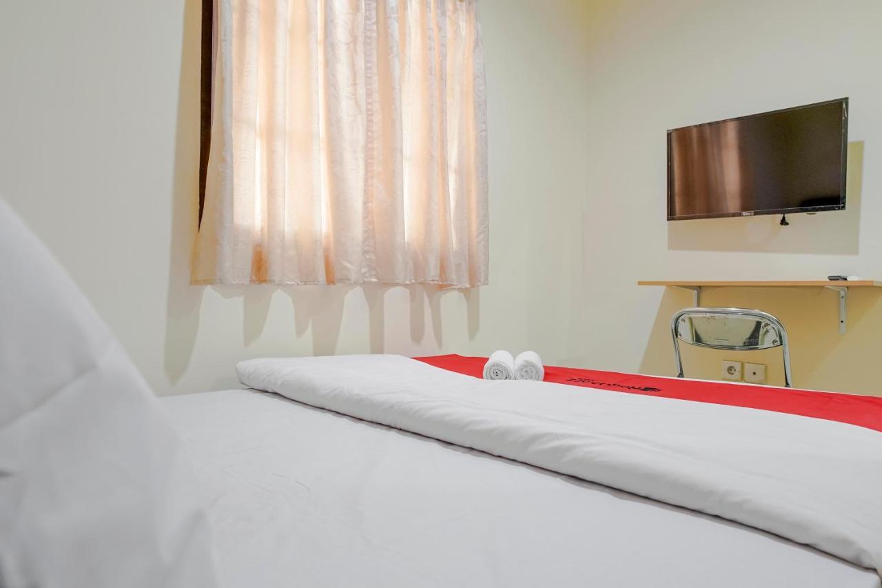 RedDoorz @ Jalan Biak Roxy Dżakarta Zewnętrze zdjęcie